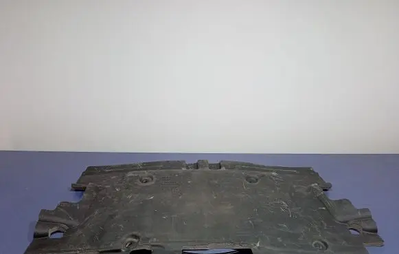 Engine bonnet/hood sound/heat insulation