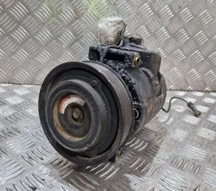 Volkswagen PASSAT B5 Air conditioning (A/C) compressor (pump) 8D0260805C