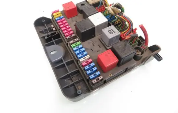 Skoda Felicia II Central body control module 8U0937025