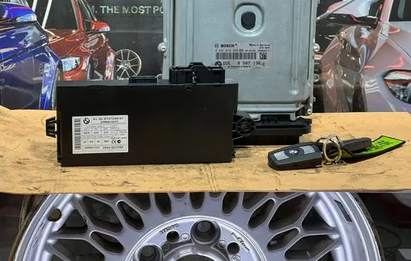 BMW 3 E90 E91 Engine ECU kit and lock set 8507136