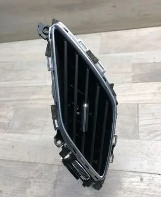 Hyundai i40 Dash center air vent grill 974203Z000