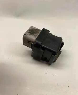 Toyota Avensis T250 Glow plug pre-heat relay 2861067010