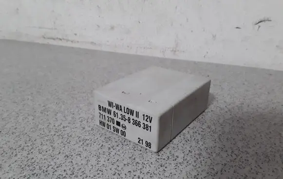 BMW 3 E36 Window wiper relay 61358366381 8366381