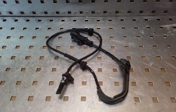 Mitsubishi Colt ABS brake wheel speed sensor 4670A533