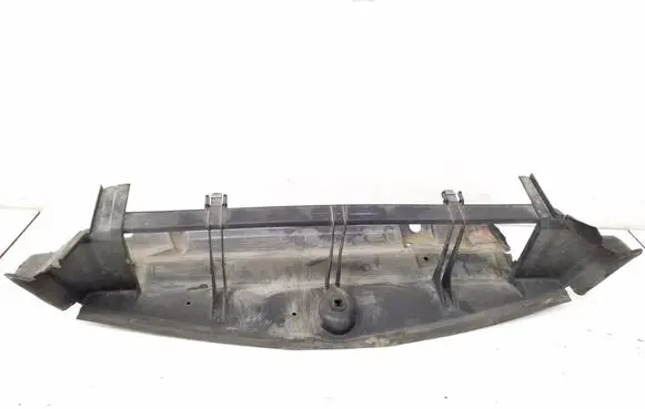 Mercedes-Benz E C207 W207 Intercooler air channel guide A2075050430
