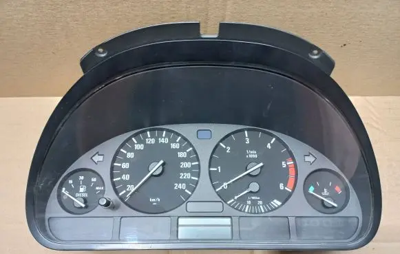 BMW 5 E39 Speedometer (instrument cluster) 87001374 87001313