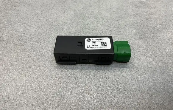 Skoda Fabia Mk3 (NJ) USB socket connector 5Q0035726E