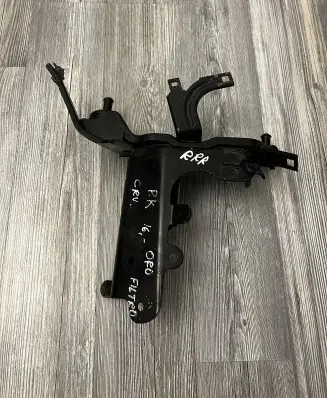 Honda CR-V Air filter cleaner box bracket assembly 