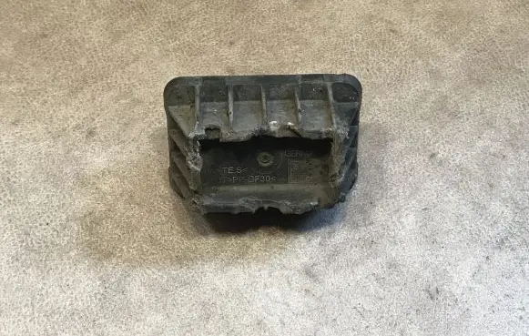BMW 5 F10 F11 Foot rest pad/dead pedal 7237195