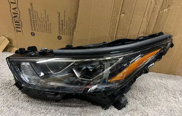 Toyota Highlander XU70 Headlight/headlamp 101008A06K