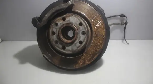 Peugeot 308 Front wheel hub spindle knuckle