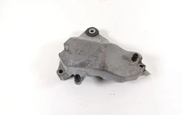 Mercedes-Benz CLA C117 X117 W117 Engine mounting bracket A2702230002
