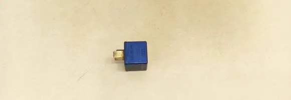 Audi A6 S6 C5 4B Glow plug pre-heat relay 8a0951253 899587