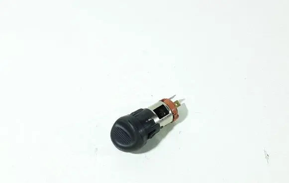 Toyota Yaris 12 V Socket (front) 