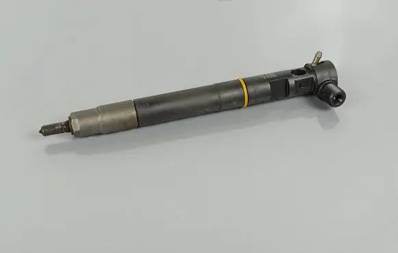 SsangYong Rexton Fuel injector 28384645