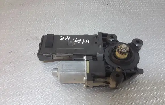 Renault Megane III Front door window regulator motor 80731551OR