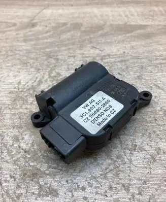 Volkswagen PASSAT B6 Air flap motor/actuator 3C1907511A 1168802860