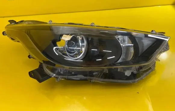 Toyota Yaris Headlight/headlamp K0-6