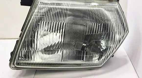 Nissan Patrol Y61 Headlight/headlamp 26060VB525