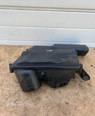 Mercedes-Benz E W211 Air filter box A6420940304