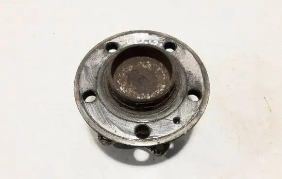 Volvo V70 Rear wheel hub