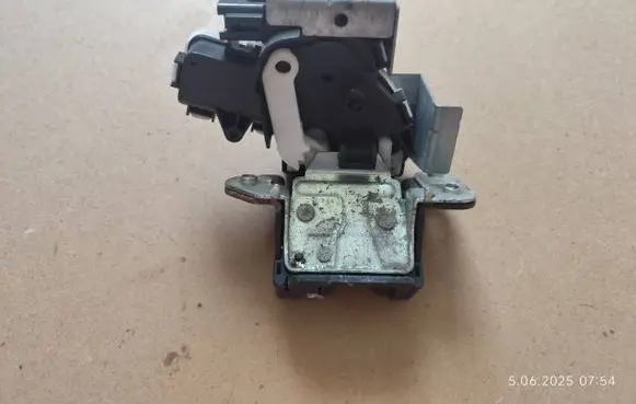 Mazda 3 II Tailgate/trunk/boot lock/catch/latch C6728
