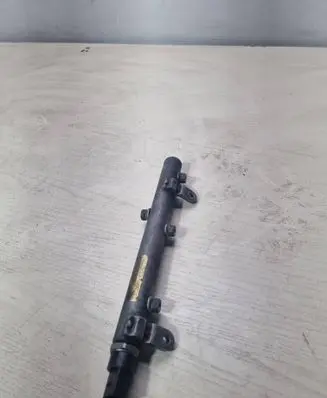 Mercedes-Benz E W211 Fuel main line pipe A6420700695 0695002