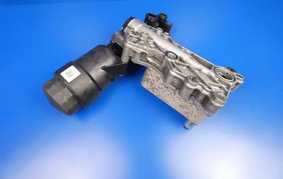 Mercedes-Benz GLA W156 X156 Engine oil radiator A6511801065 W7112003