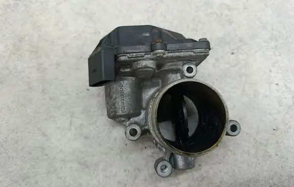 Volkswagen PASSAT B7 Throttle body valve 03L128063R