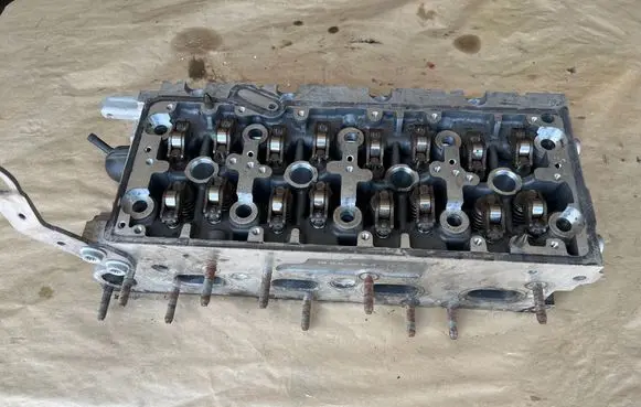 Volkswagen Tiguan Engine head 04L103373E