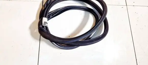 Jaguar X-Type Rubber seal front coupe door 