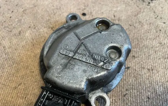 Audi TT Mk1 Camshaft position sensor 0232101024