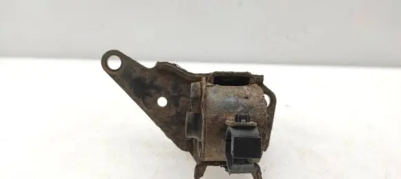 Toyota Avensis Verso Engine mount bracket