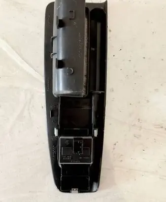Volkswagen Polo IV 9N3 Electric window control switch 6Q1867171E