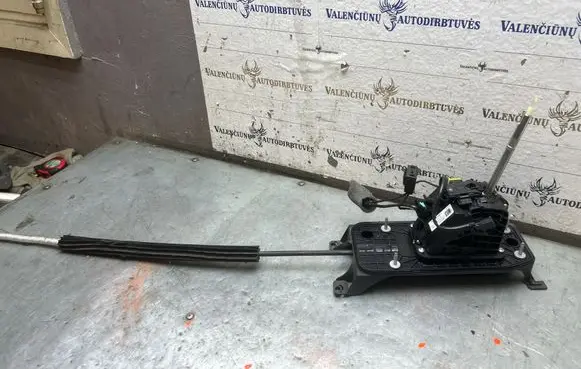 Volkswagen Golf VII Gear shifter/selector 5Q1713025J 10009290101