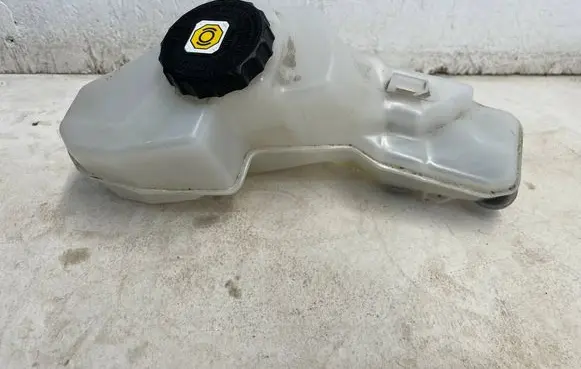 Toyota Corolla E210 E21 Brake fluid reservoir