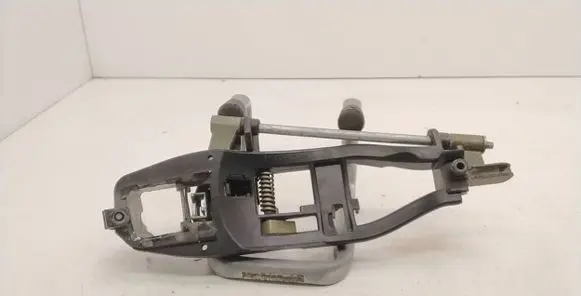 BMW 3 E46 Front door exterior handle/bracket 51218253454