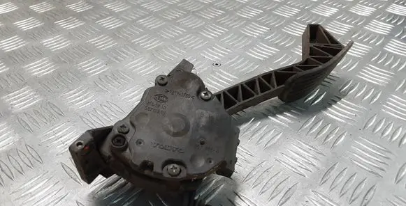 Volvo V70 Accelerator throttle pedal 9209745