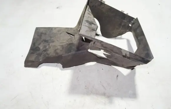 Volkswagen PASSAT B5.5 Intercooler air channel guide 3B0121467C