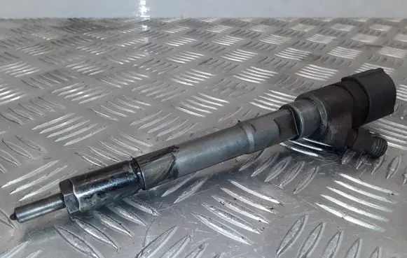 Hyundai Sonata Fuel injector 3380027400 0445110 3305