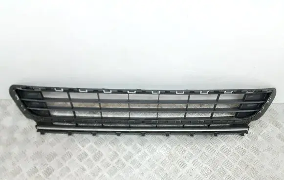 Volkswagen Golf VII Front bumper lower grill 5G0853677A
