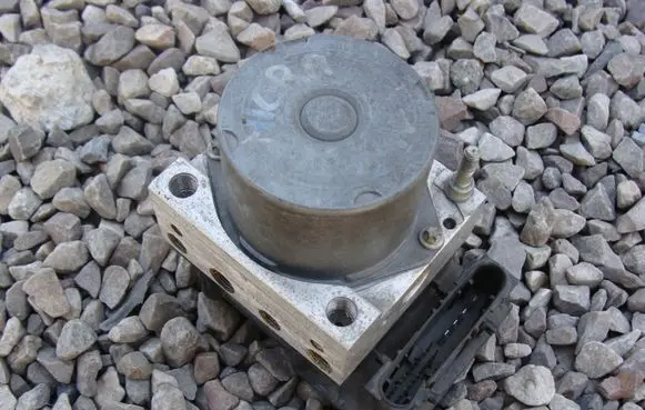 Nissan Micra ABS Pump 0265800319