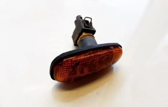 Dodge Neon Front fender indicator light 185447B 18-5447B