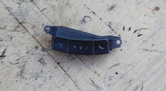 BMW 7 E65 E66 Steering wheel buttons/switches 61316911585