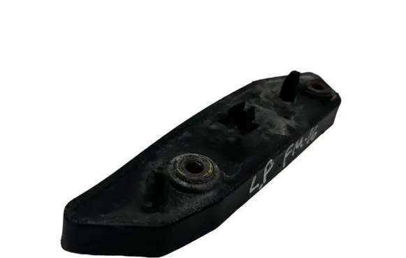Ford Mondeo Mk III Front bumper mounting bracket S7117D958A