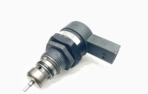 Mercedes-Benz ML W164 Fuel pressure regulator A6110780449