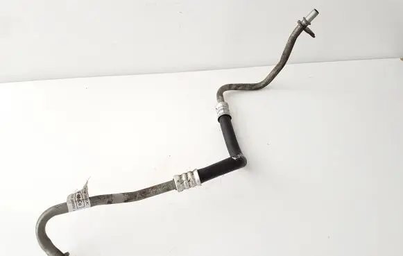 Gearbox oil cooler pipe/hose