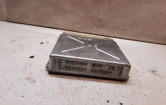 Volvo V70 Engine control unit/module 1T0101C00 T04513199 P30646719