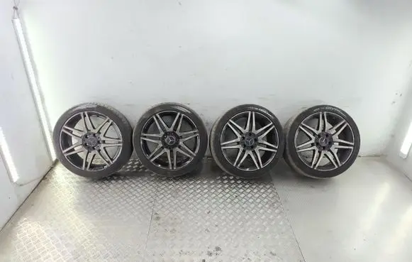 Mercedes-Benz E W212 R18 alloy rim A2044010704