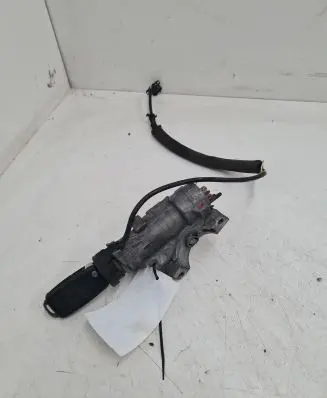 Audi A4 S4 B5 8D Ignition lock 4B0905851B